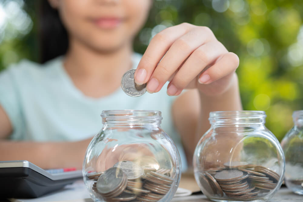 Top 10 ways to improve your financial literacy right now
